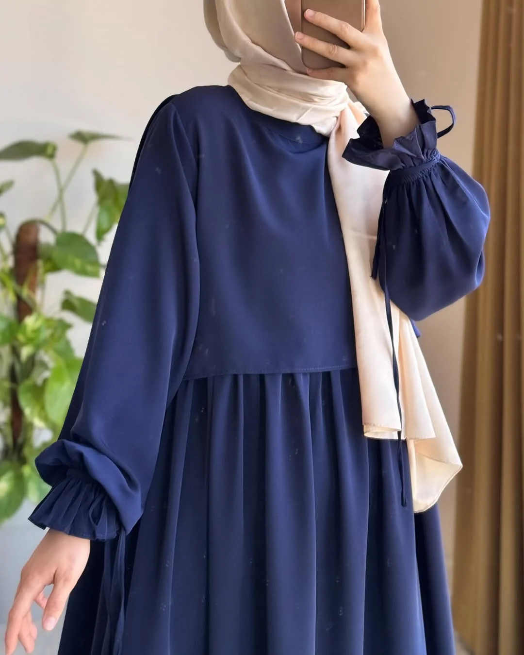 Aab-E-Neel Abaya with Stoller
