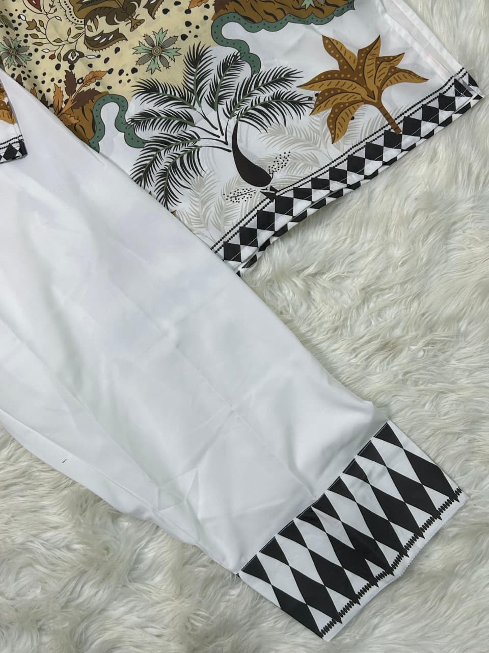 Aks-e-Haya