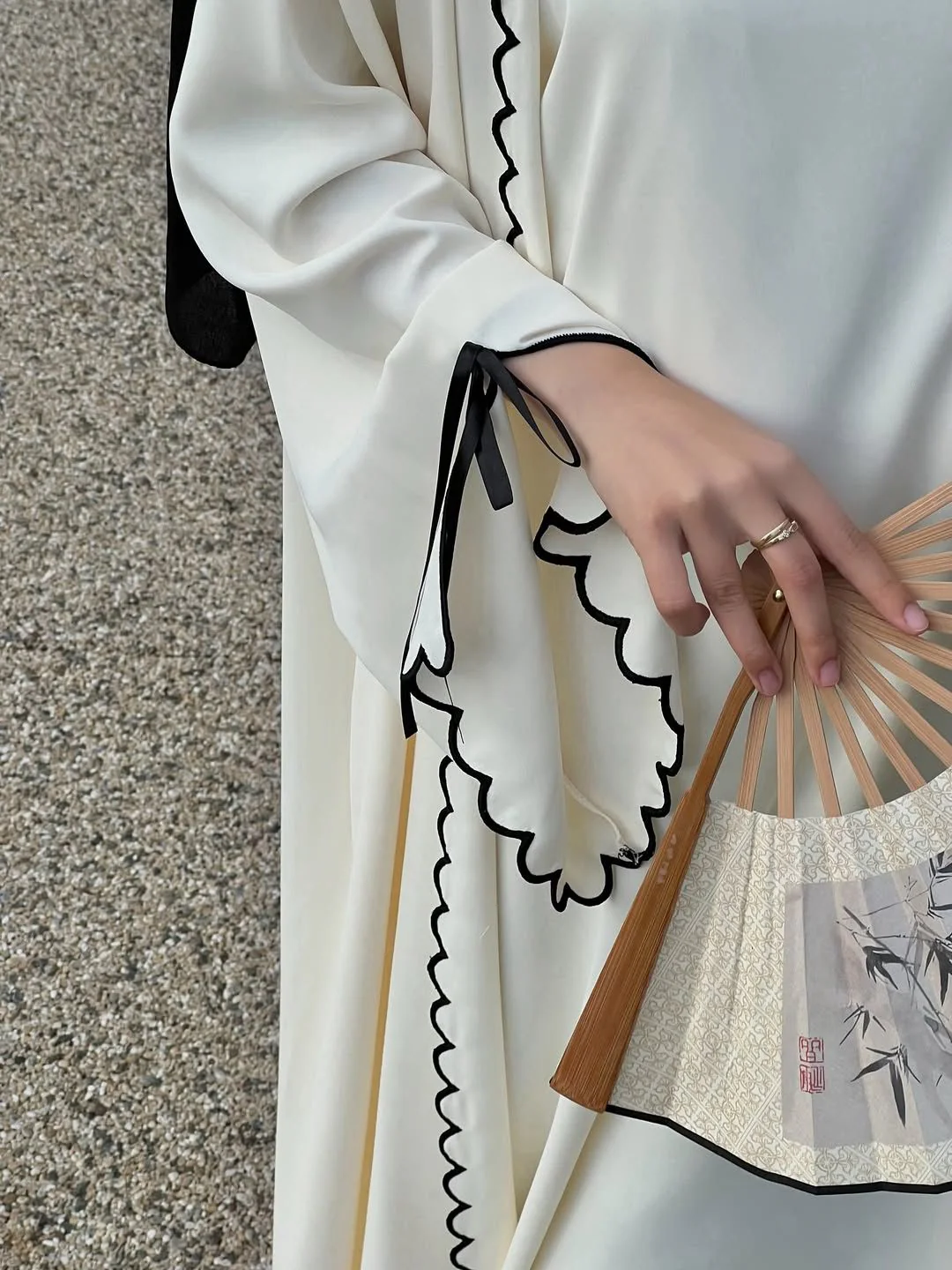 Cream Zoya Abaya