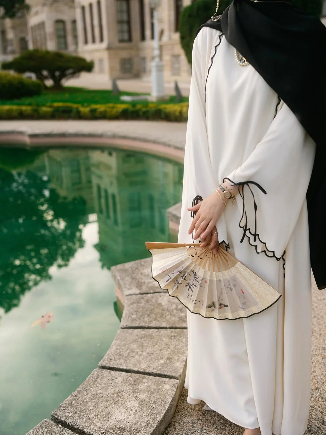 Cream Zoya Abaya