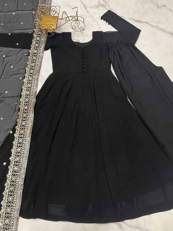 Mehr E Noor Black Shirt with Gold Tilla Embroidery Dupatta