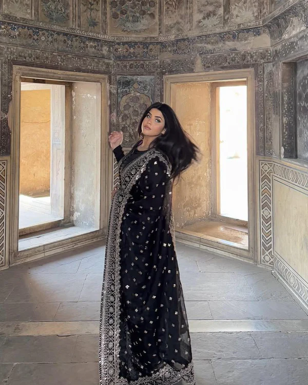 Mehr E Noor Black Shirt with Gold Tilla Embroidery Dupatta